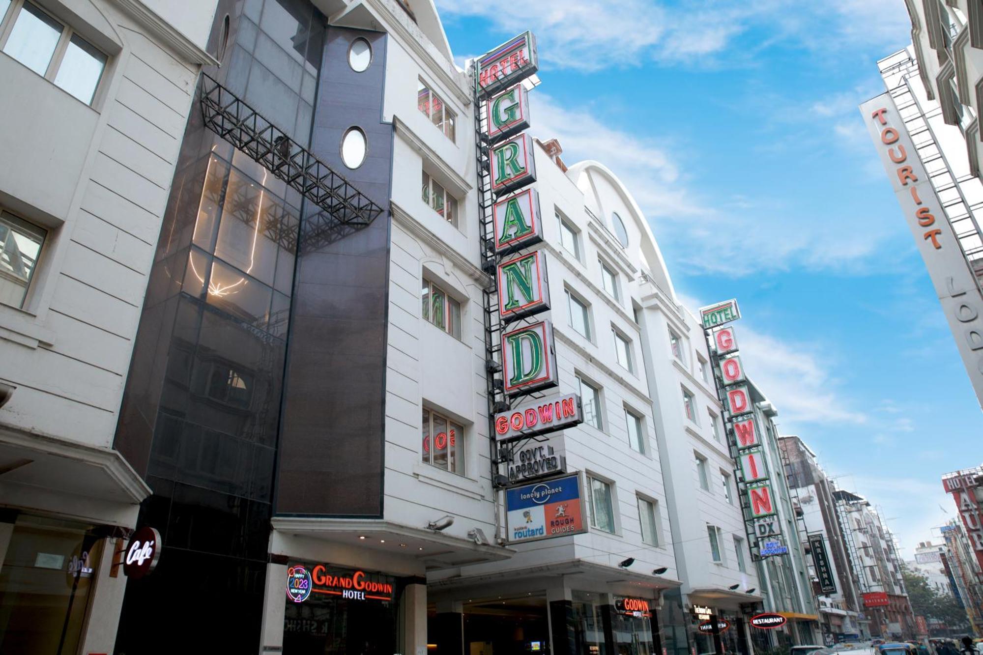 Hotel GODWIN DELUXE - New Delhi Railway Station - Paharganj Bagian luar foto