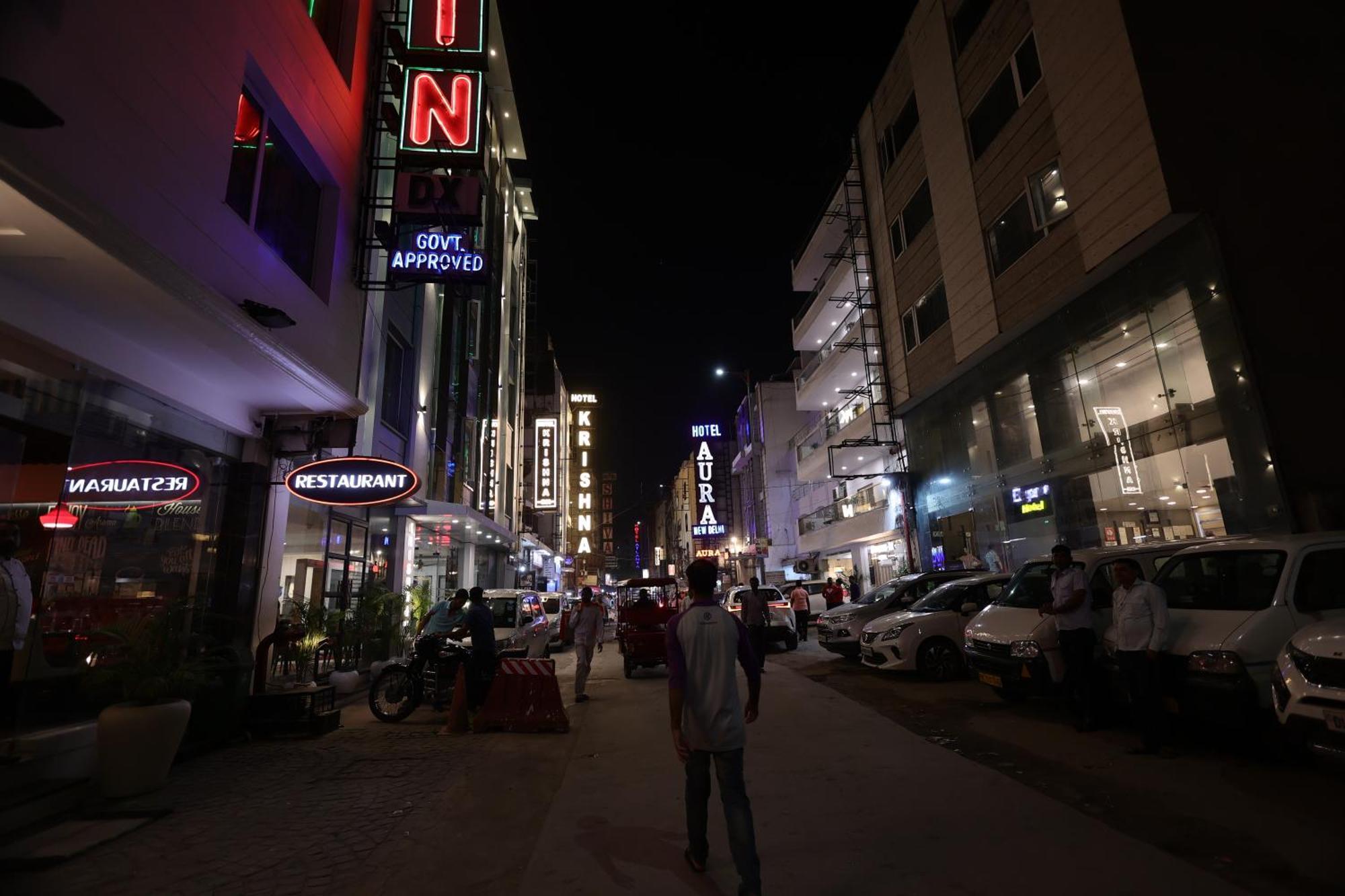 Hotel GODWIN DELUXE - New Delhi Railway Station - Paharganj Bagian luar foto