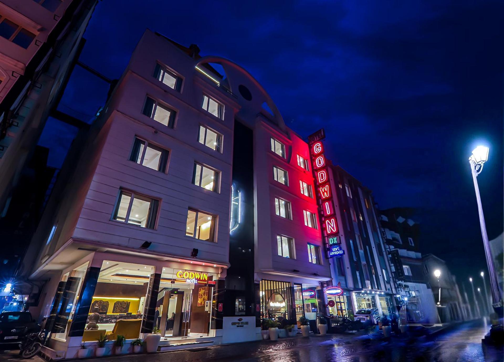 Hotel GODWIN DELUXE - New Delhi Railway Station - Paharganj Bagian luar foto