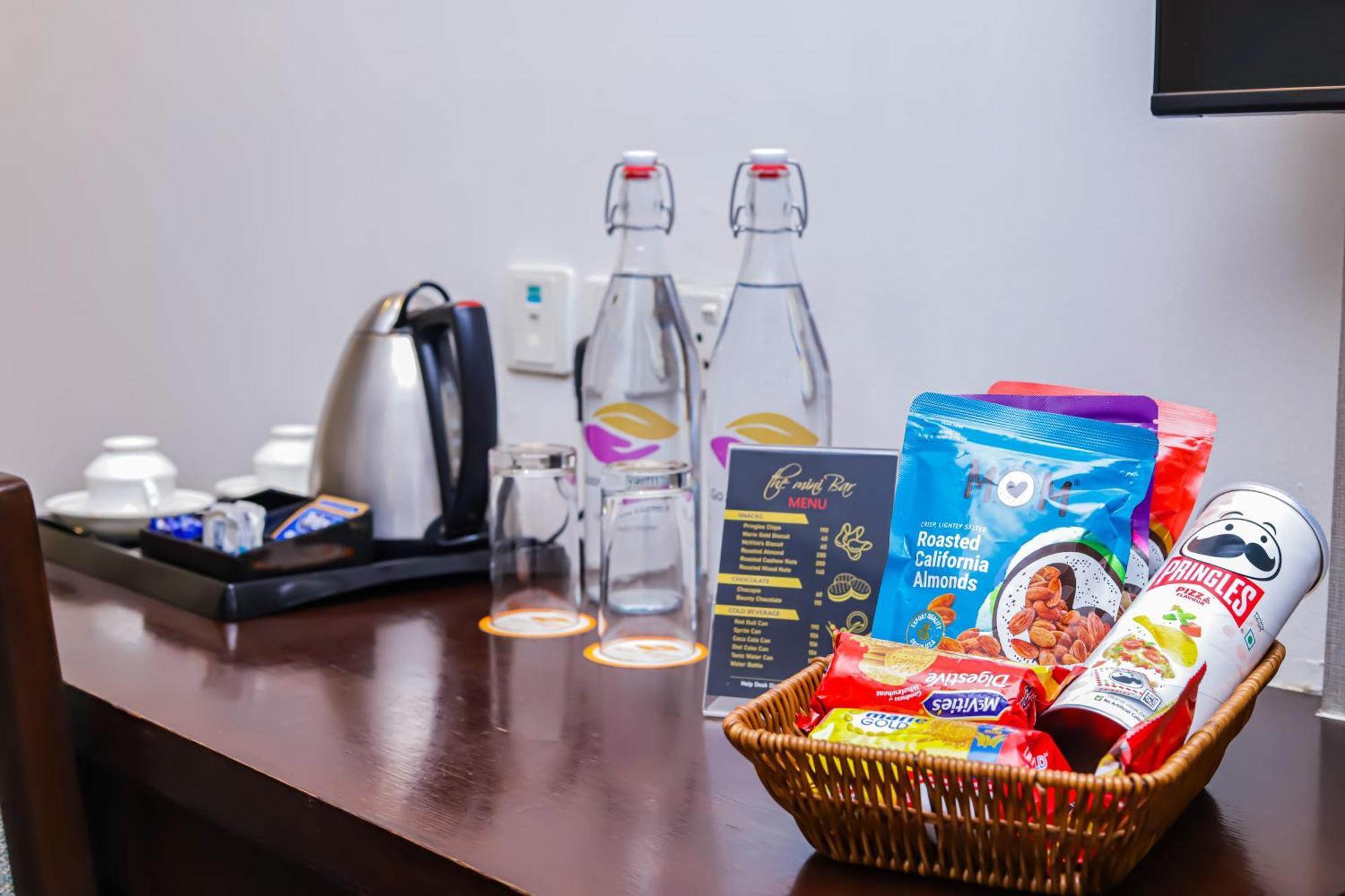 Hotel GODWIN DELUXE - New Delhi Railway Station - Paharganj Bagian luar foto